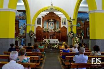 Solemne función religiosa en el templo de Lomo Magullo en honor de la Virgen de las Nieves/Francisco Javier Santana.